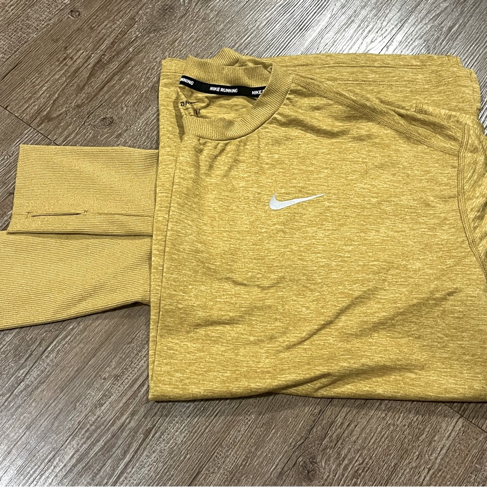 Nike dri fit sweater